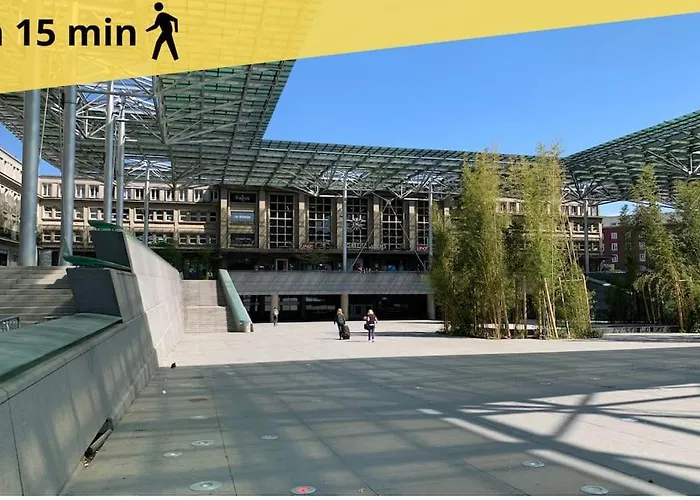 Le Blum *hyper-centre* Avec *canal Plus* *